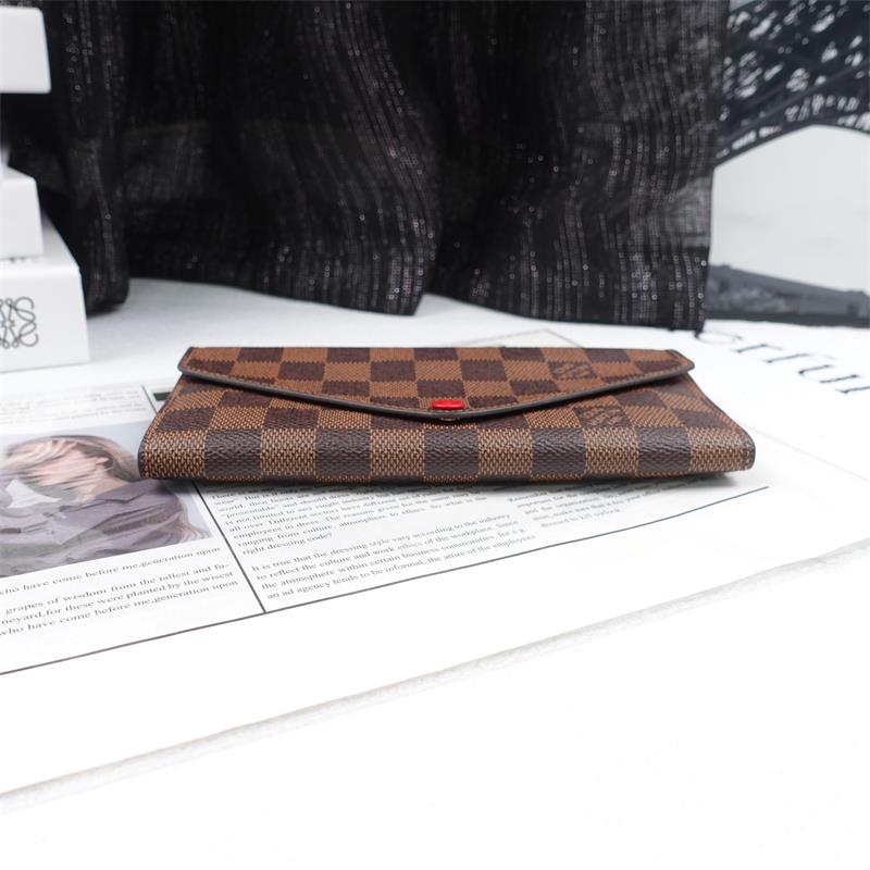 Pre-Owned Louis Vuitton Sarah Damier Ebene Wallet