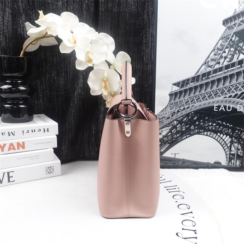 Pre-owned Louis Vuitton Capucines Pink Calfskin Shoulder Bag