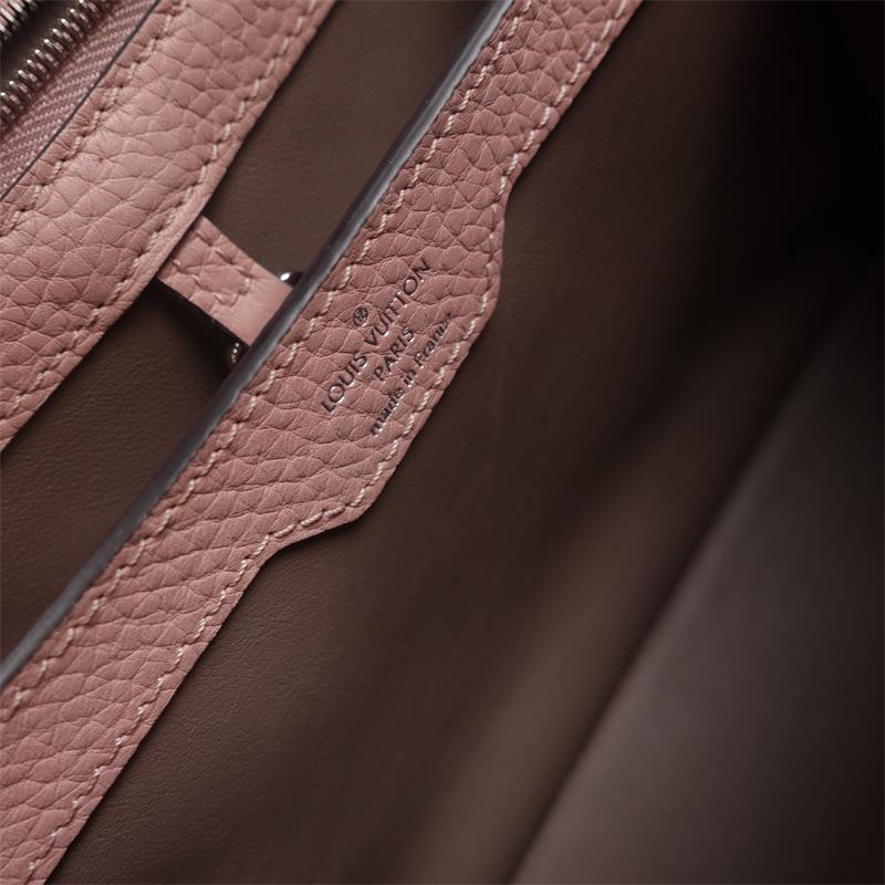 Pre-owned Louis Vuitton Capucines Pink Calfskin Shoulder Bag