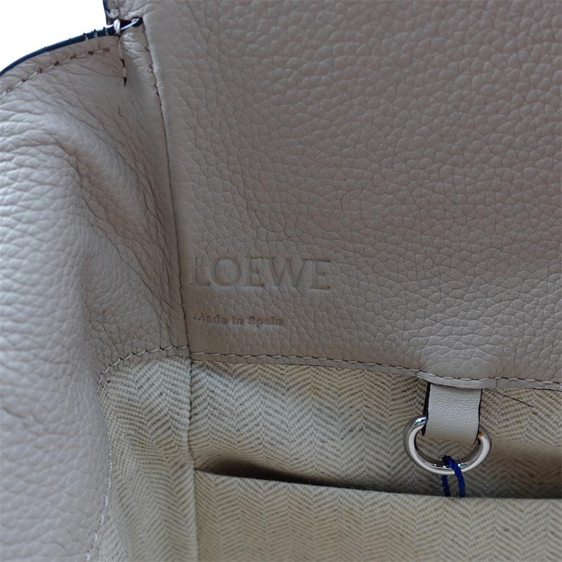 Pre-Owned Loewe Hammock Beige Calfskin Crossbody Bag