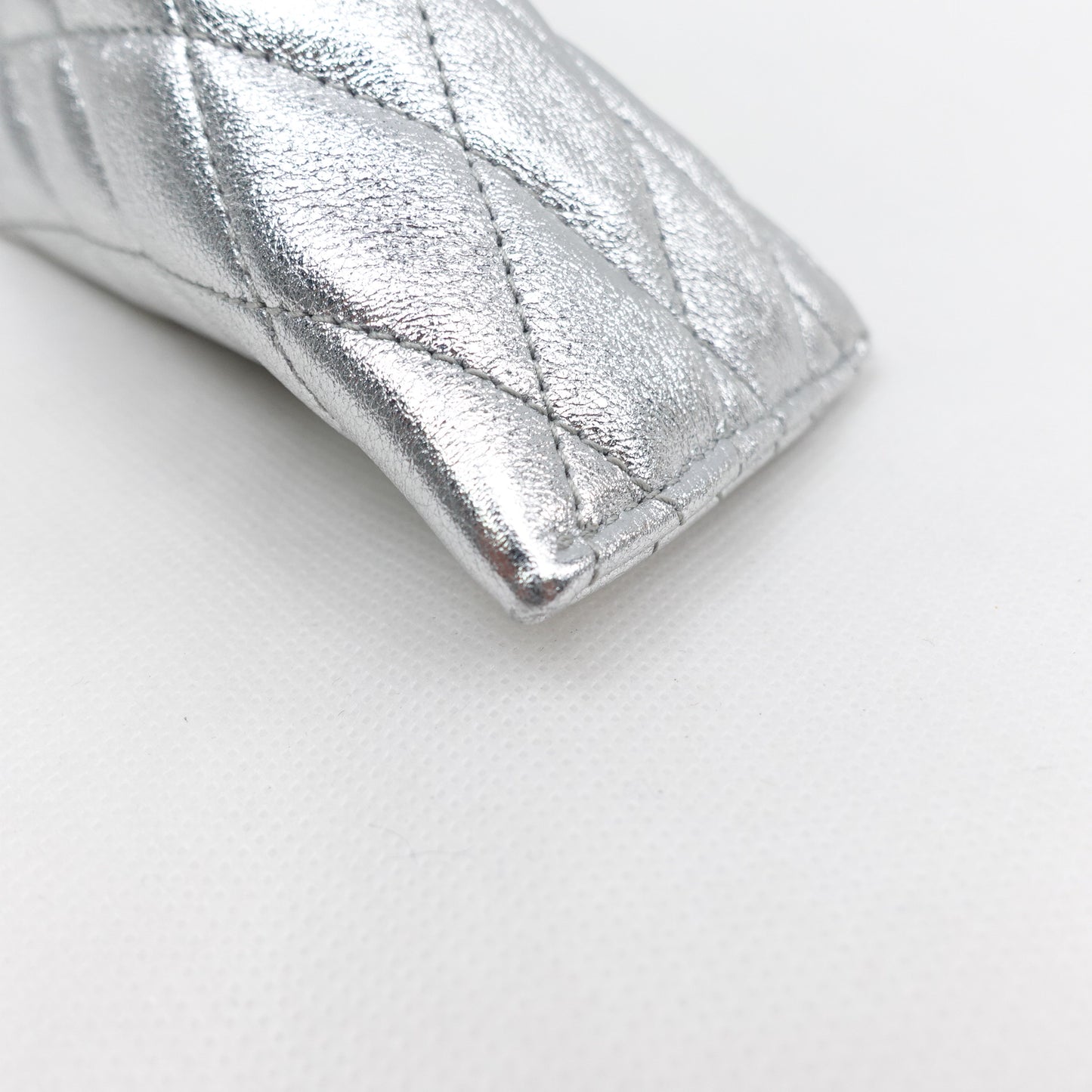 Pre-owned Saint Laurent Champaign Silver Lambskin Coin Purse