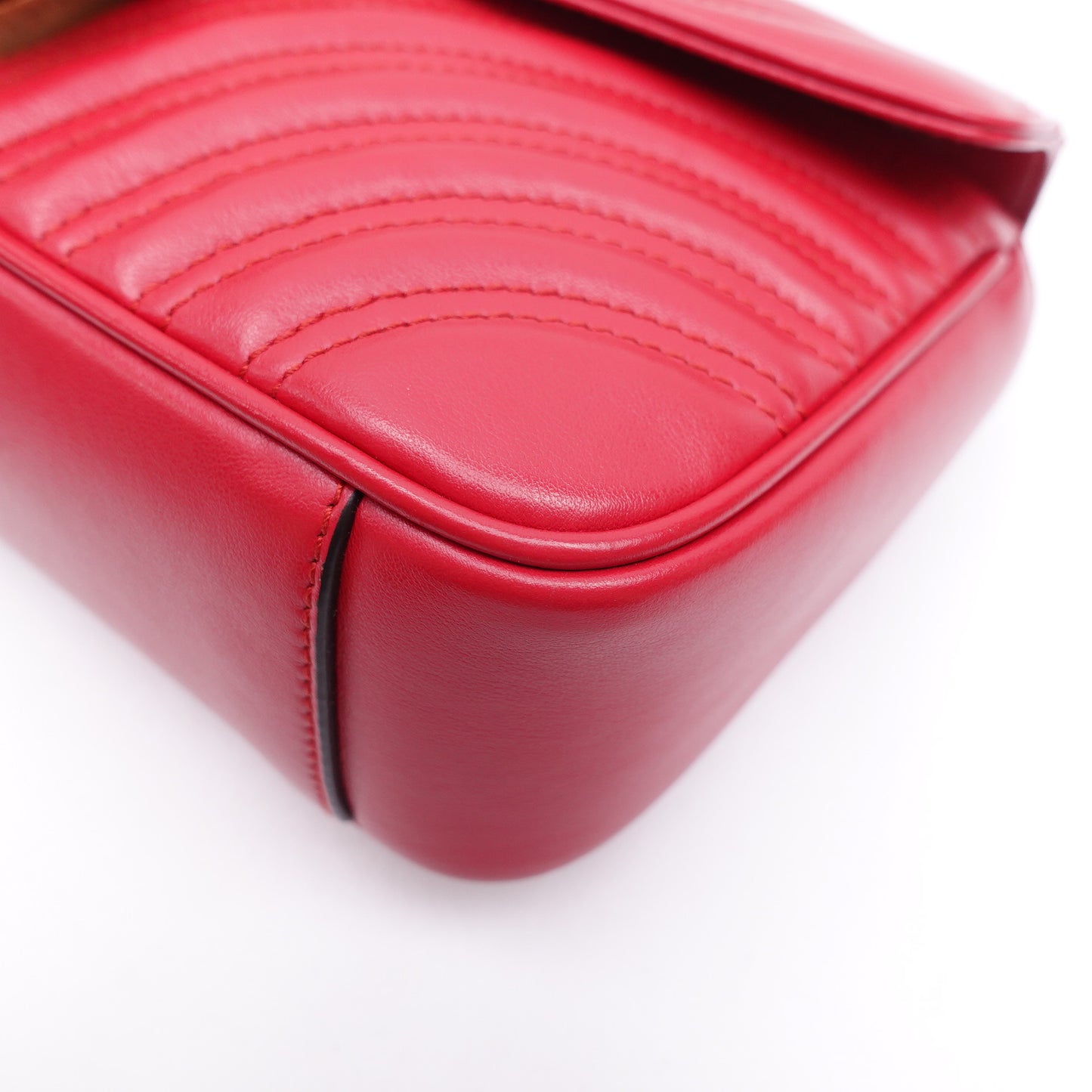 Pre-Owned Gucci GG Marmont Red Calfskin Shoulder Bag