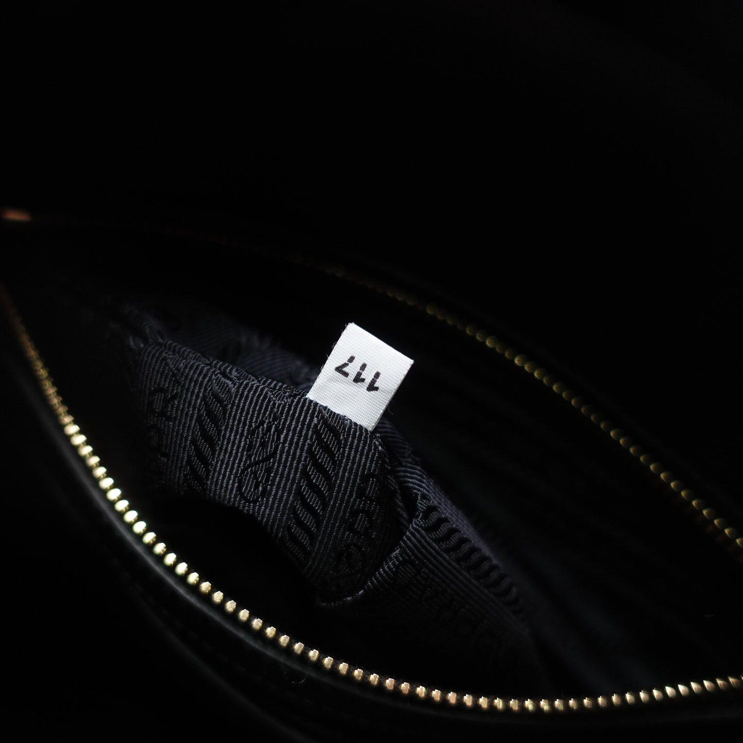 Pre-owned Prada Saffiano Black Calfskin Shoulder Bag