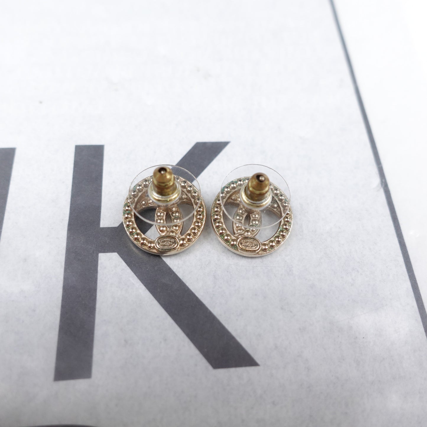 Pre- Owned Chanel Round CC Crystal Earrings