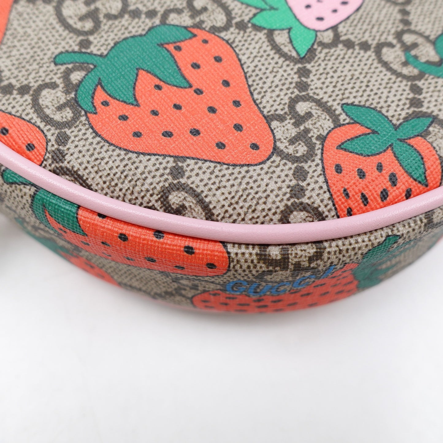 Pre-owned Gucci Monogram&Strawberry Coated Canvas Clutch