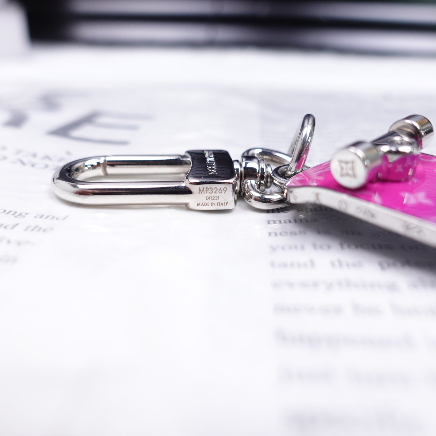 Pre-Owned Louis Vuitton Skateboard Silver Short Bag Charm