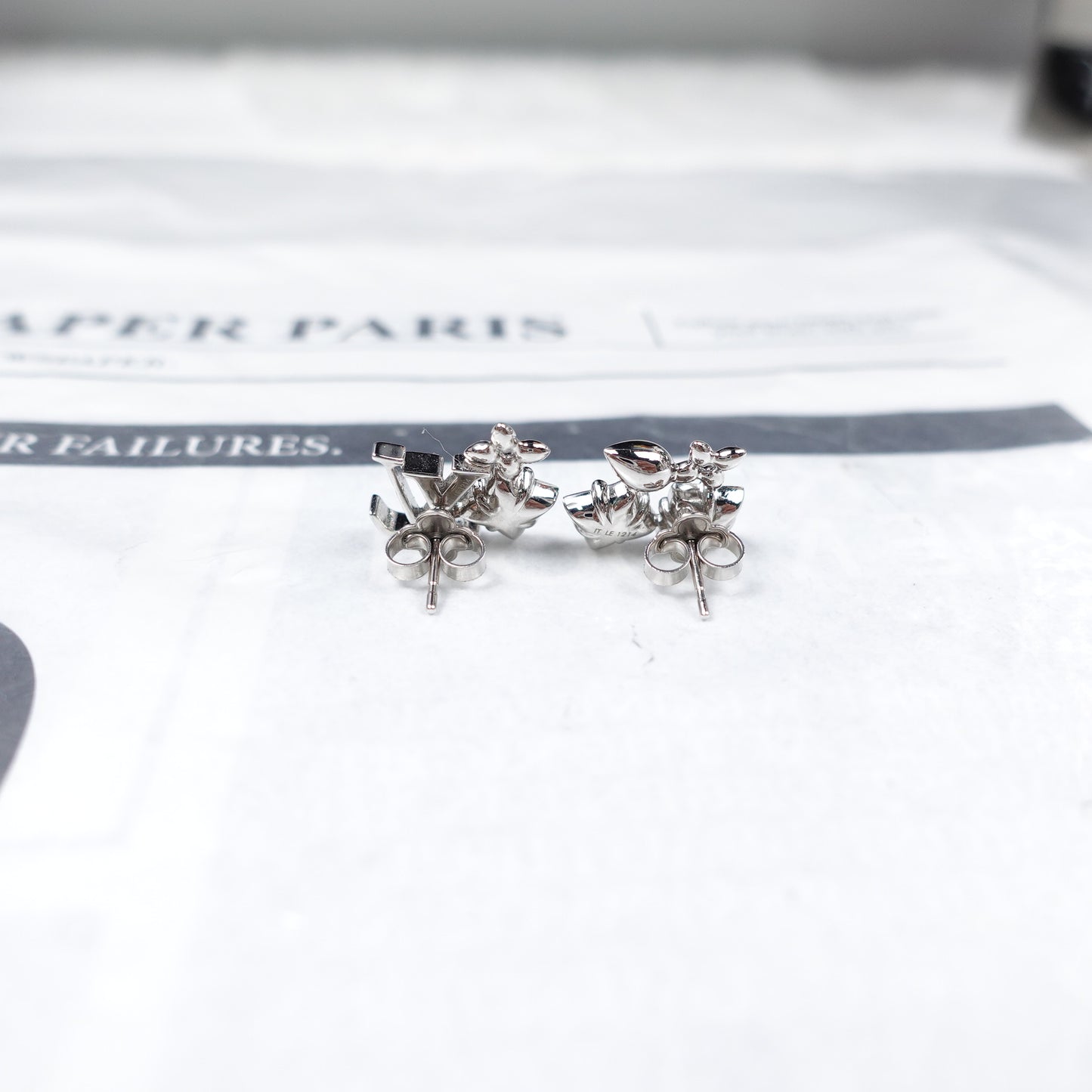 Pre-owned Louis Vuitton Crystal Earrings