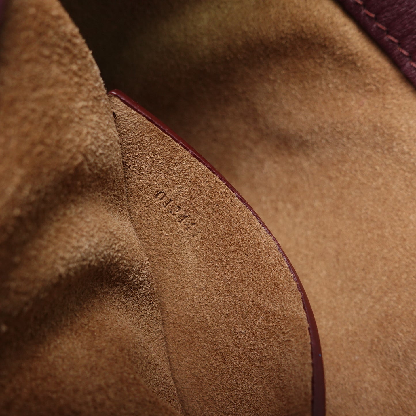 Pre-Owned Loewe Pebble Burgundy Leather Shoulder Bag