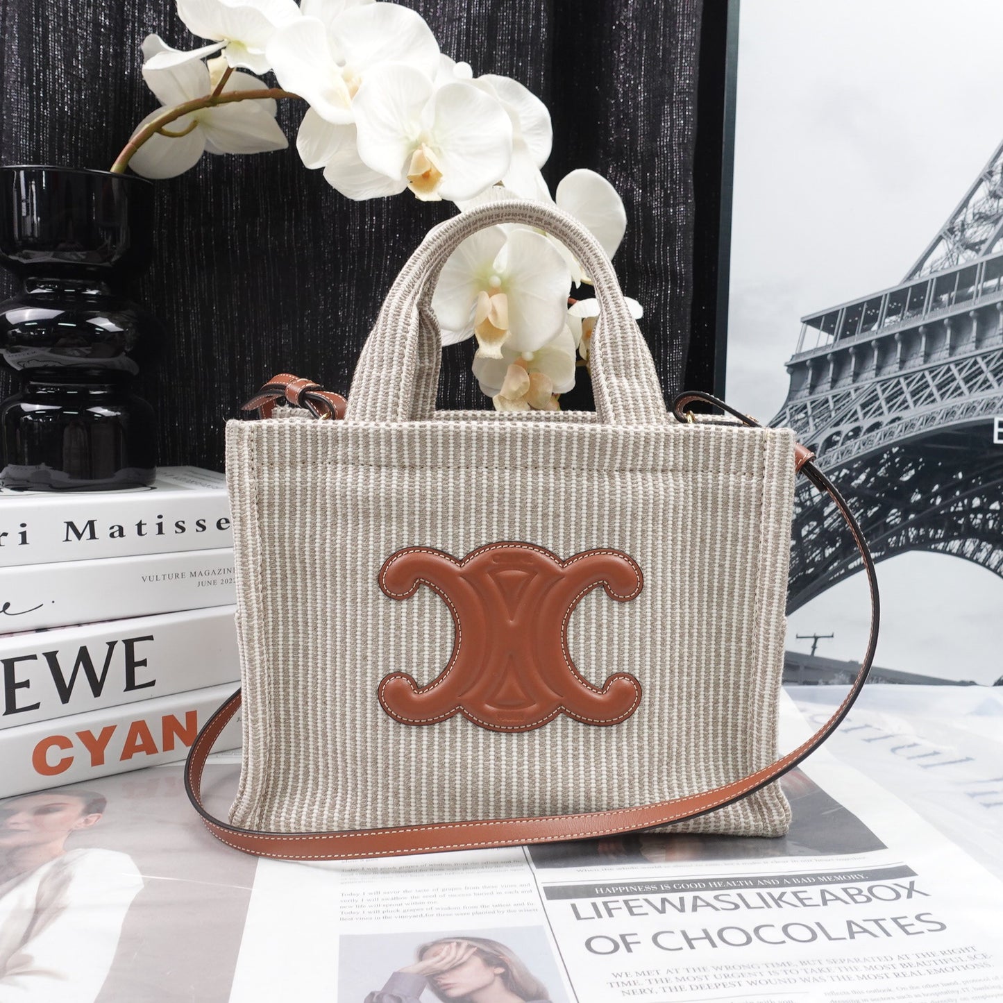 Pre-owned Celine Cabas Thais Beige Canvas Shoulder Bag