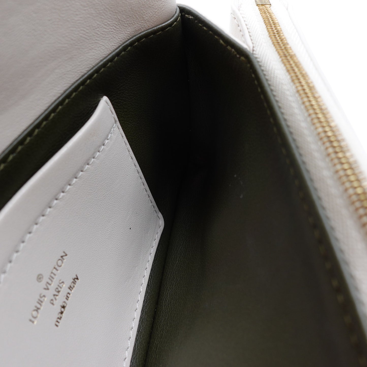 Pre-owned Louis Vuitton Pochette Coussin White Lambskin Shoulder Bag