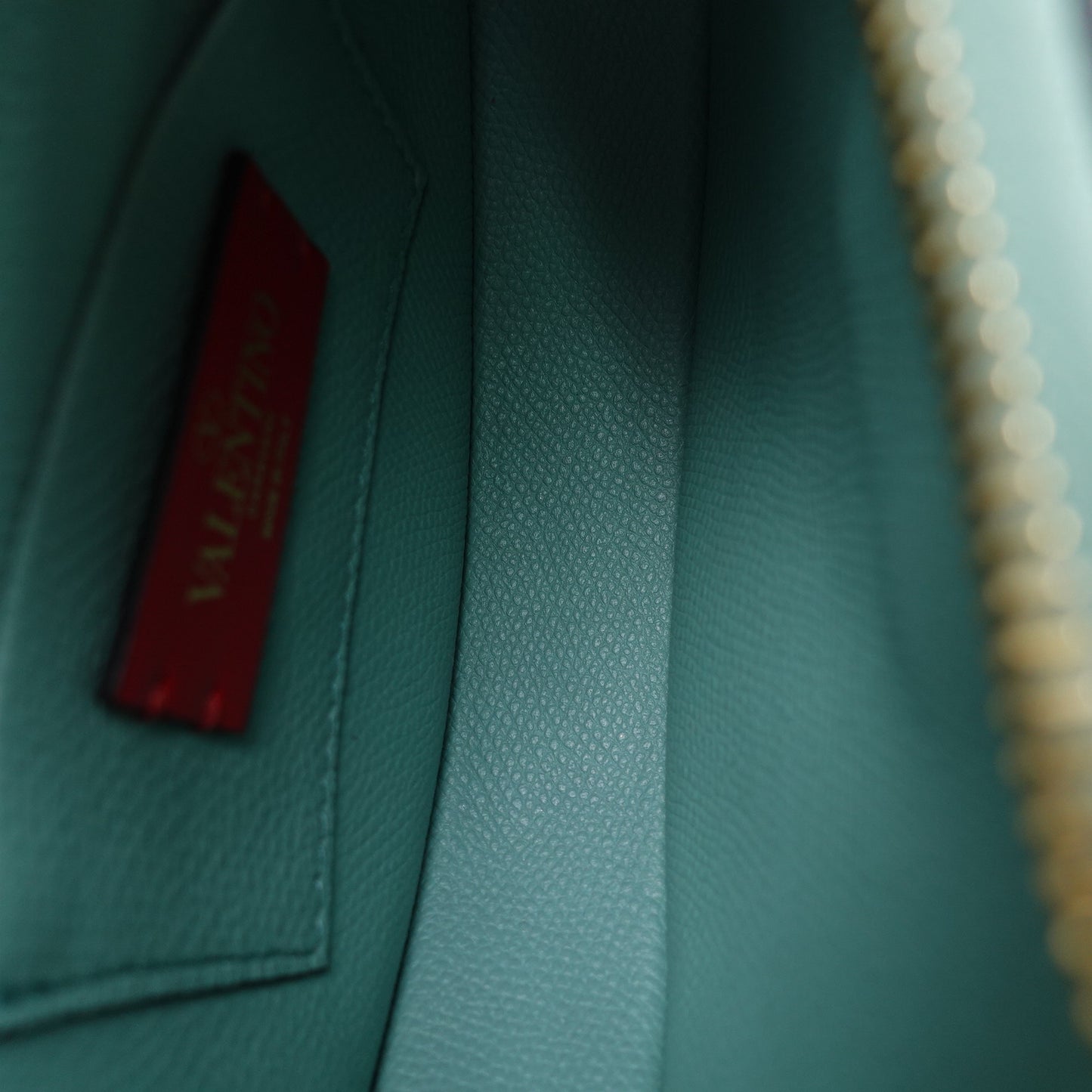 Pre-Owned Valentino Vlogo Signature Hobo Green Calfskin Shoulder Bag