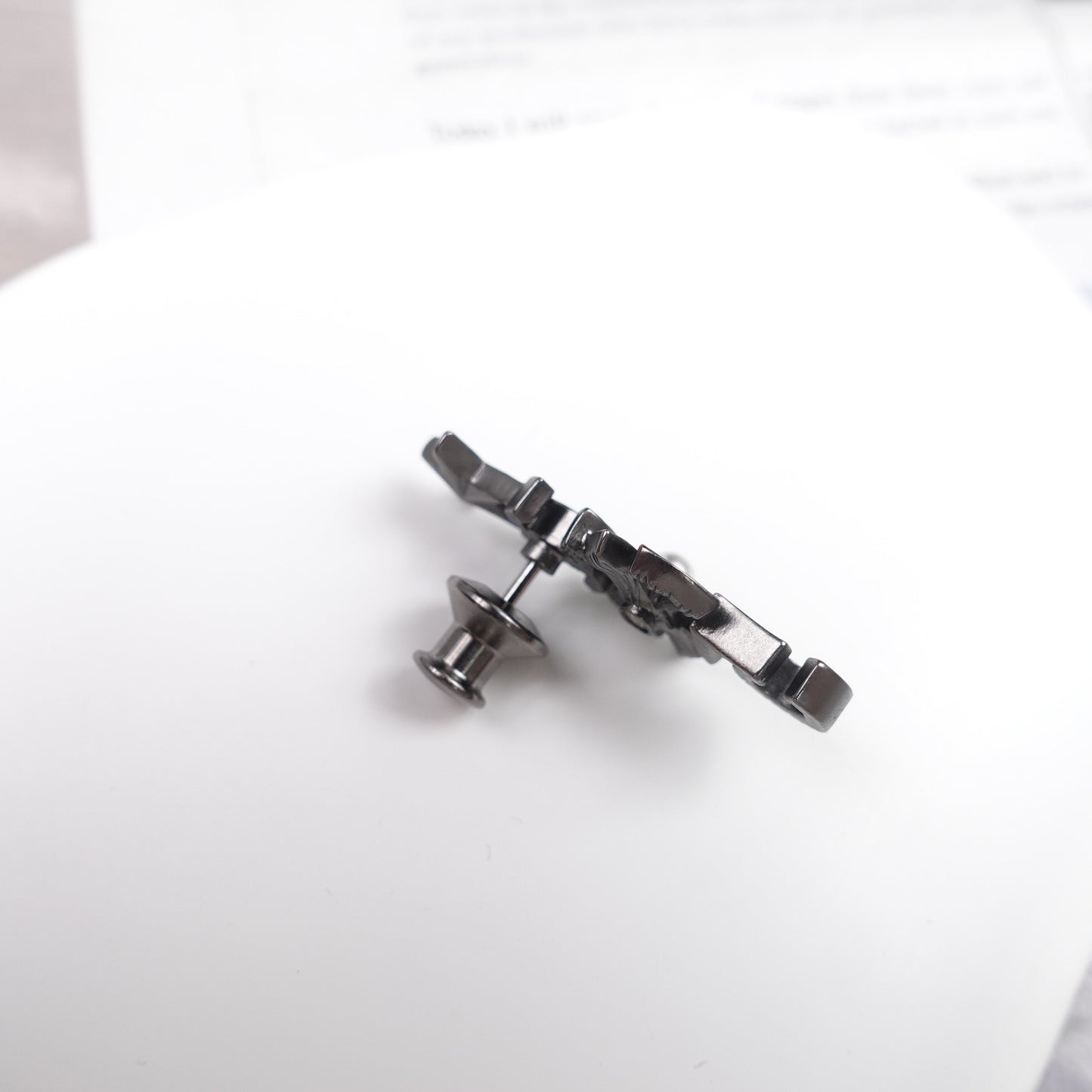 Pre-Owned Chanel Black Metal Crystal Brooch