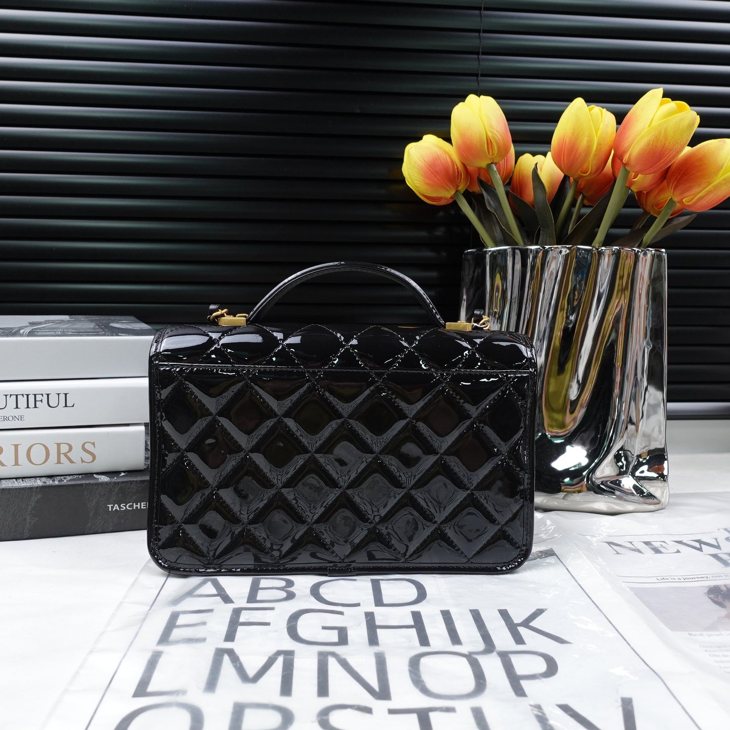 Pre-owned Chanel Black Patent Shoulder Bag