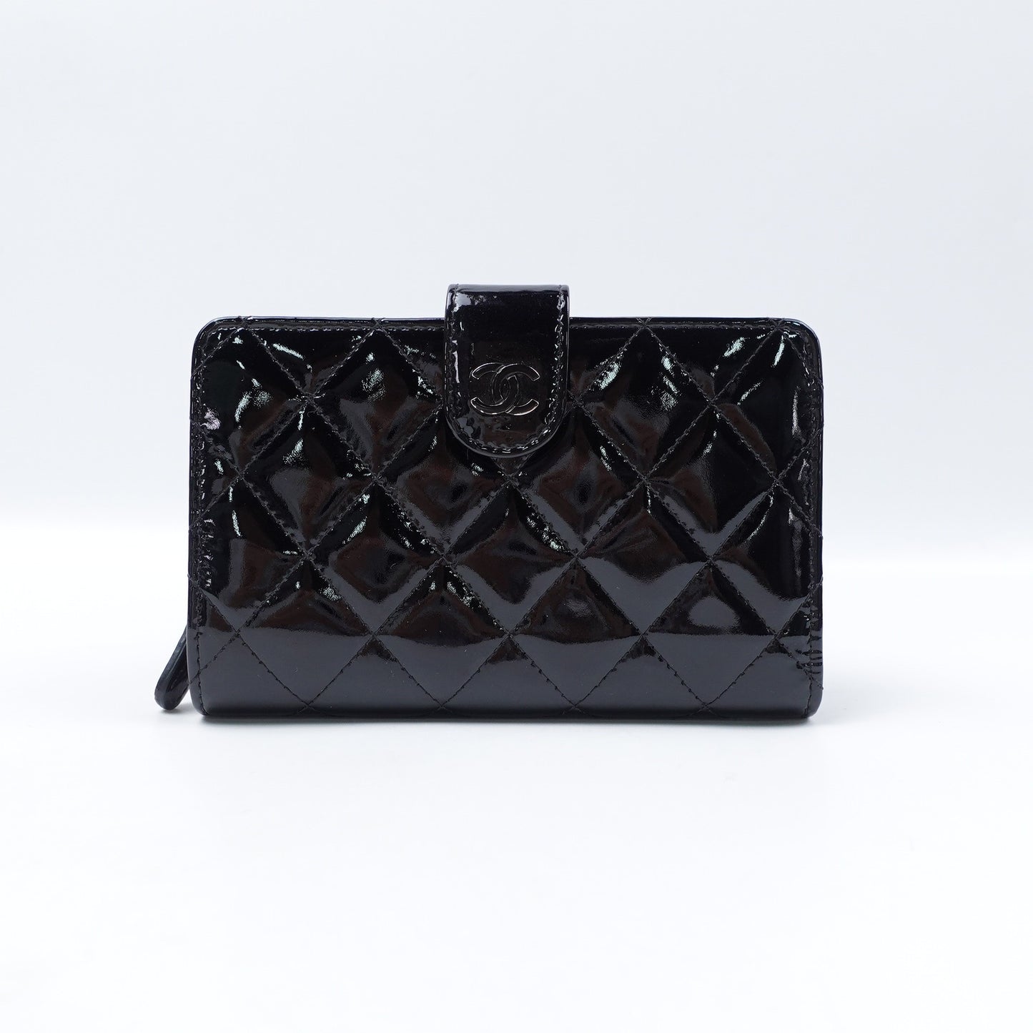 Pre-owned Chanel Black Patent Wallet T10240544