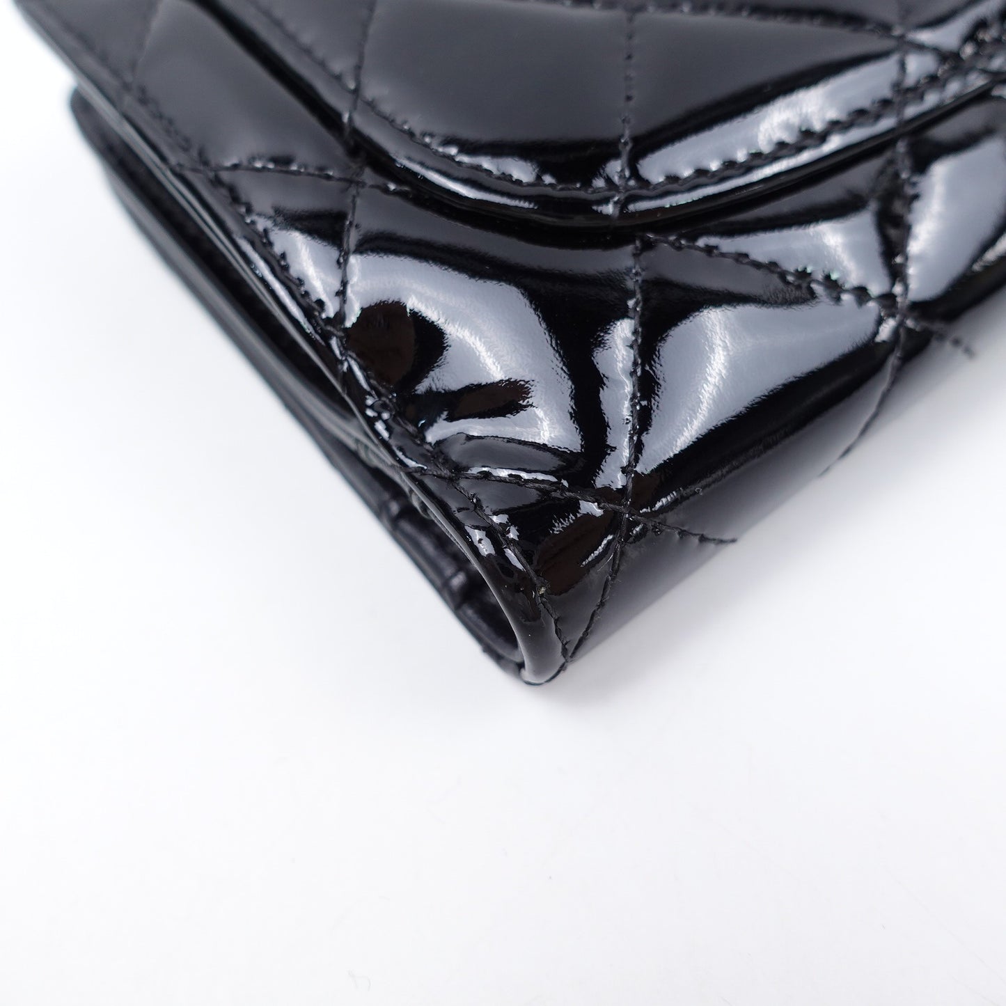Pre-owned Chanel Black Patent Wallet T10240544
