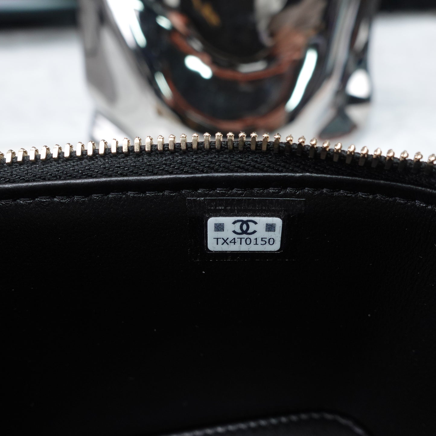 Pre-owned Chanel Black Caviar Cosmetic Case Shoulder Bag