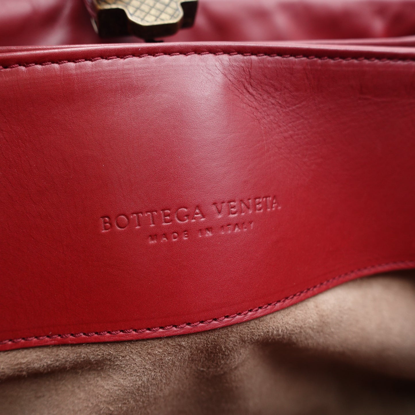 Pre-owned Bottega Veneta Roma Red Calfskin Shoulder Bag