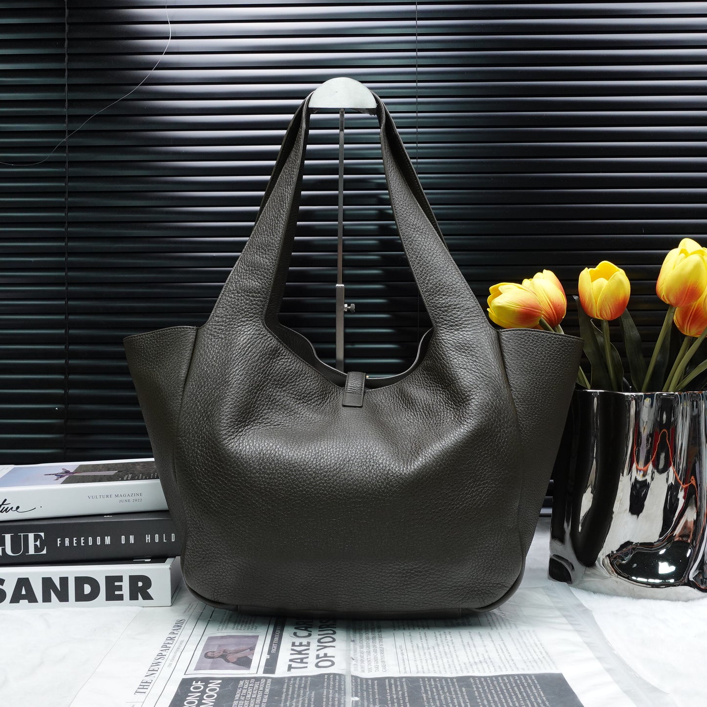 Pre-owned Saint Laurent LE 5 À 7 Bea Dark Green Calfskin Tote
