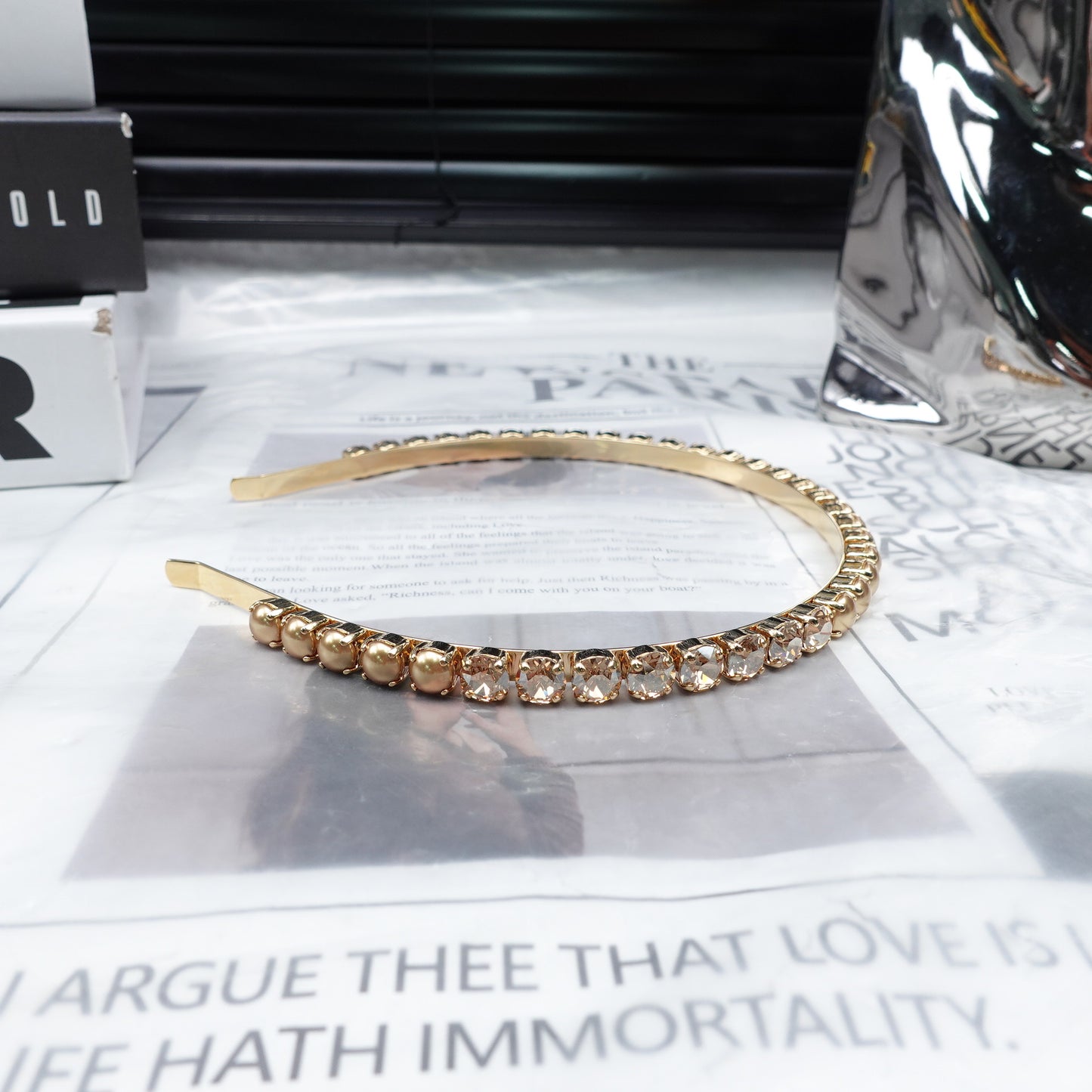 Pre-Owned MIU MIU Gold Hair Accessories