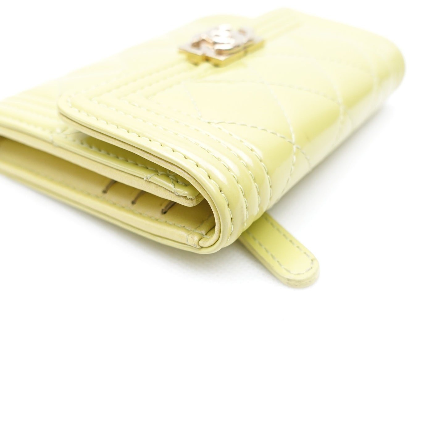 Pre-owned Chanel Leboy Yellow Patent Wallet