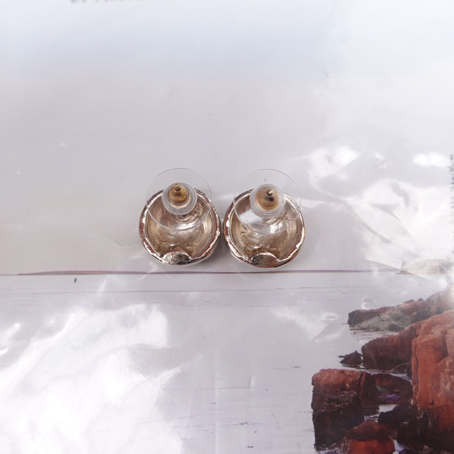 Pre-Owned Chanel Black&Grey Round Earrings