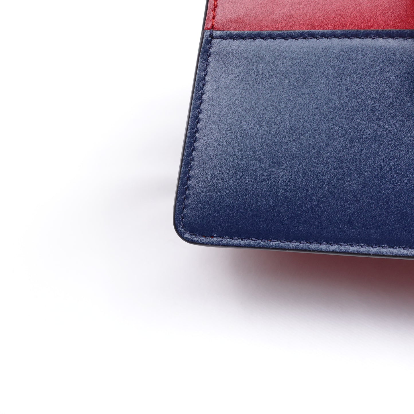 Pre-owned Gucci Queen Margaret Red & Blue Calfskin Shoulder Bag