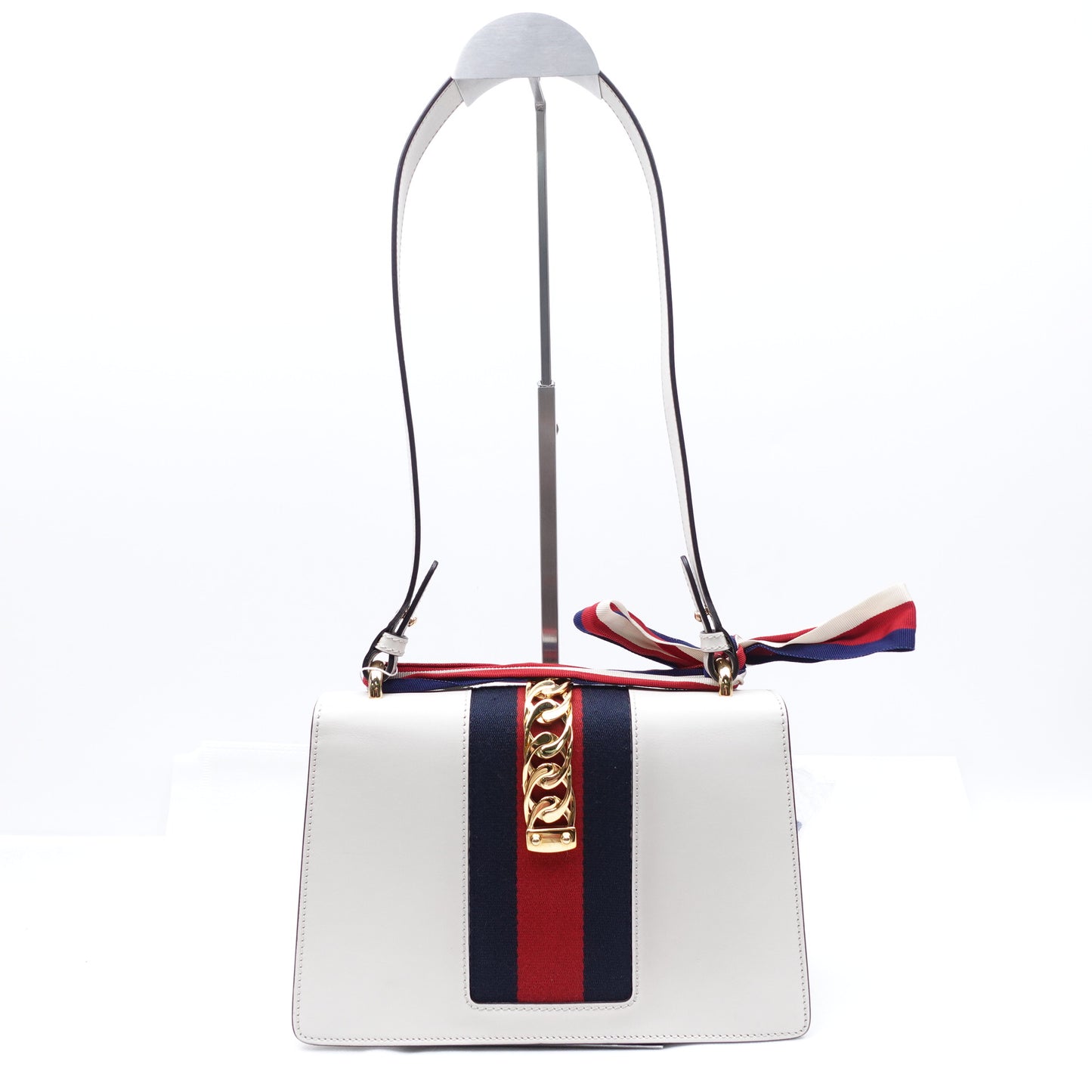 Pre-owned Gucci Sylvie Cream Calfskin Shoulder Bag