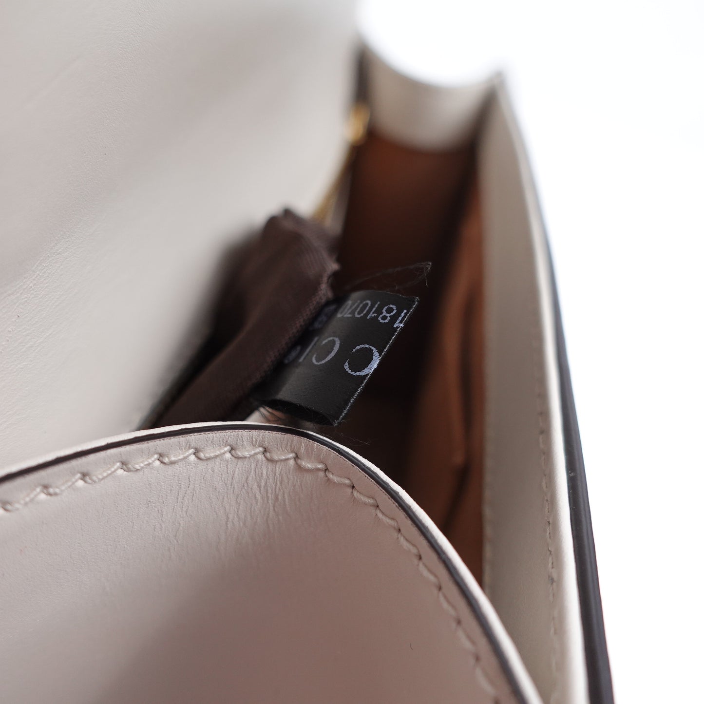 Pre-owned Gucci Sylvie Cream Calfskin Shoulder Bag