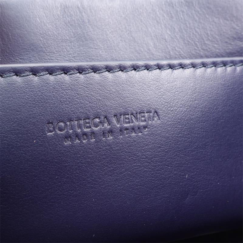 Pre-owned Bottega Cassette Blue Calfskin Shoulder Bag