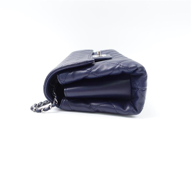 Pre-owned Chanel Blue Lambskin Shoulder Bag