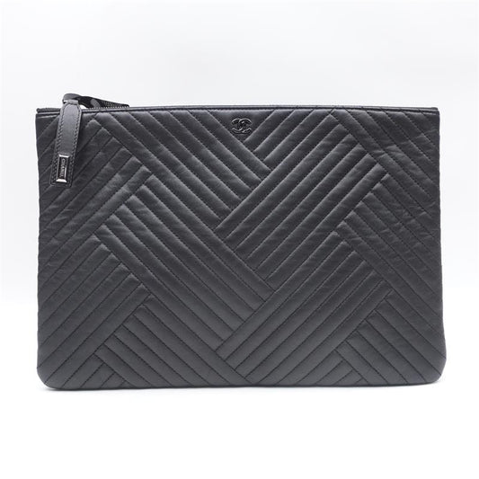 Pre-owned Chanel Black Chervon Calfskin Clutch