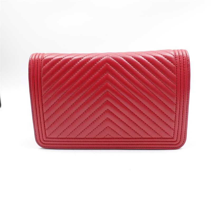 Pre-owned Chanel Leboy WOC Red Chervon Calfskin Shoulder Bag