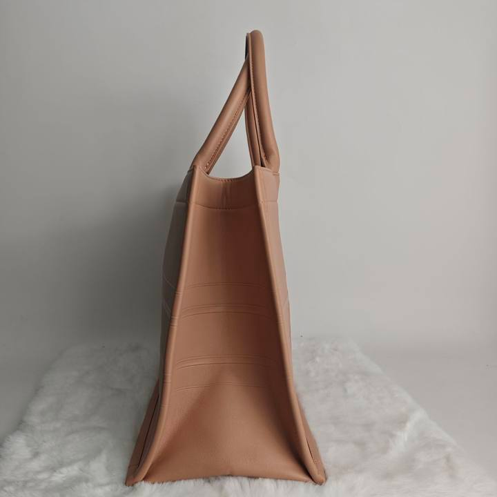Pre-owned CHRISTIAN DIOR Pink Calfskin Tote Bag