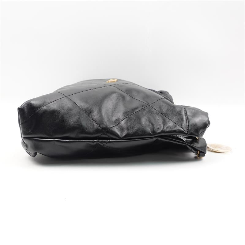 Pre-Owned Chanel 22 Bag Black Calfskin Shoulder Bag