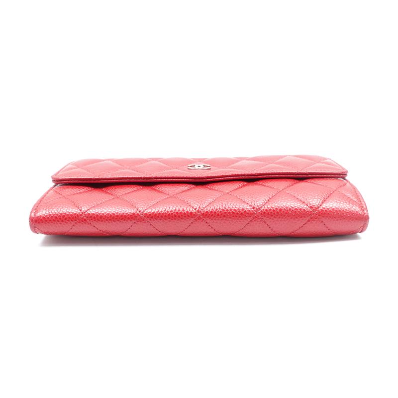 Pre-owned Calfskin Small Leather Goods Chanel Red Long Wallet