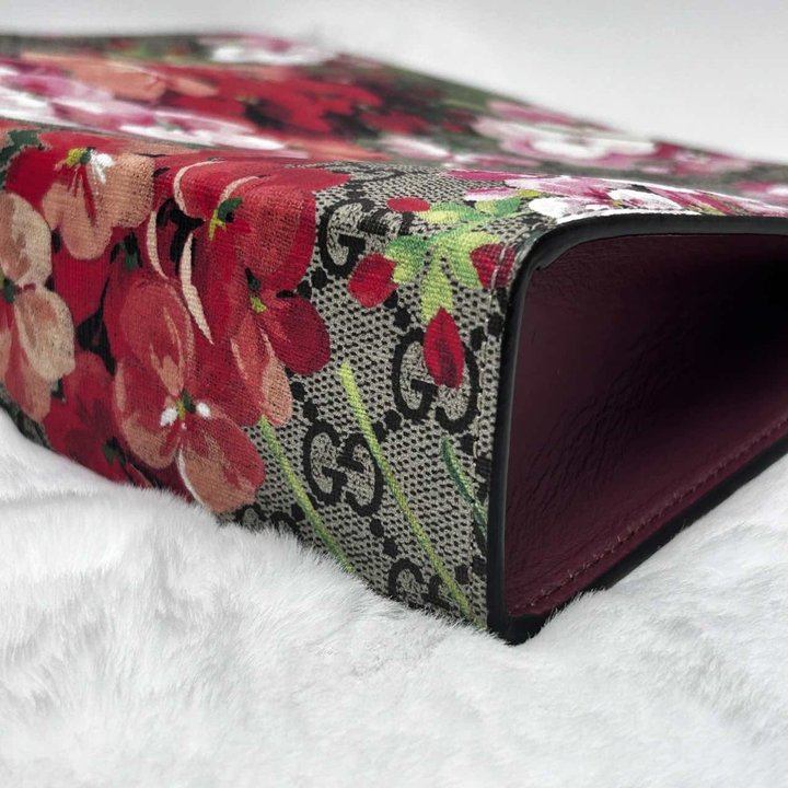Pre-owned Gucci Brown Flower Coated Canvas Clutch