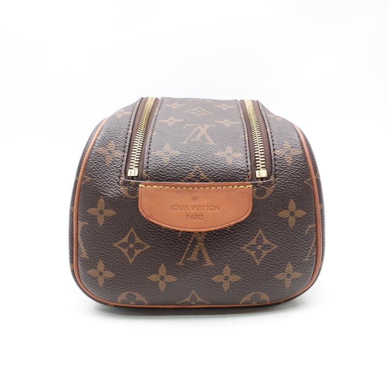 Louis Vuitton Monogram Canvas Dopp Kit Cosmetic Clutch
