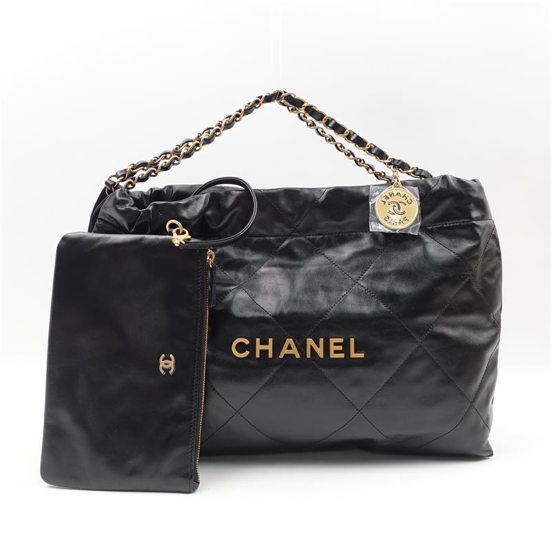 Pre-Owned Chanel 22 Bag Black Calfskin Shoulder Bag
