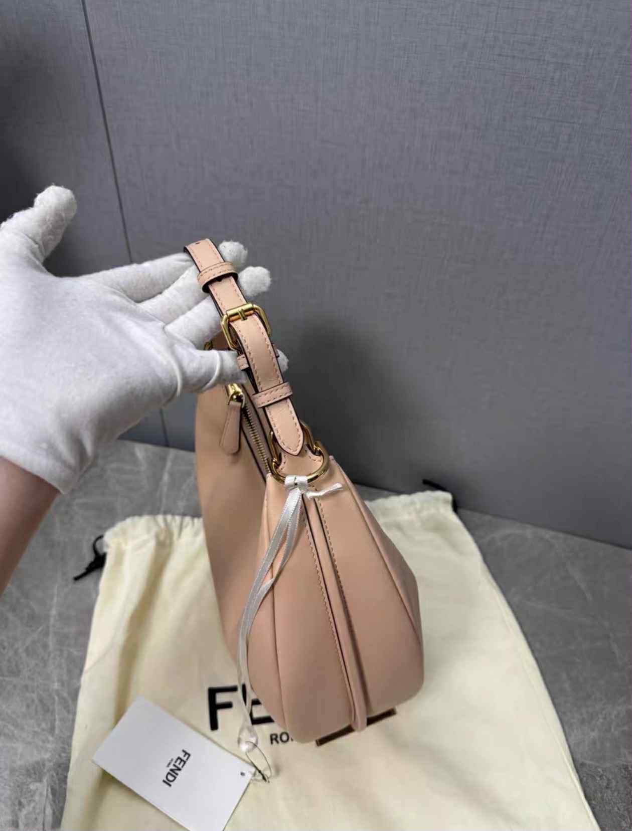 Pre-owned Fendi Graphy Nude Pink Calfskin Hobo Bag
