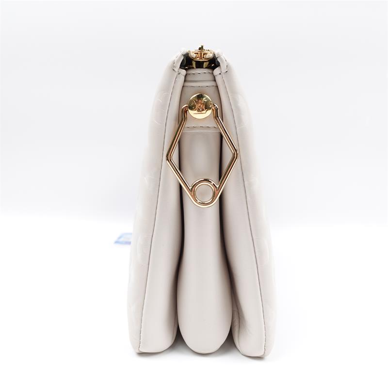 Pre-owned Louis Vuitton Coussin White Lambskin Shoulder Bag