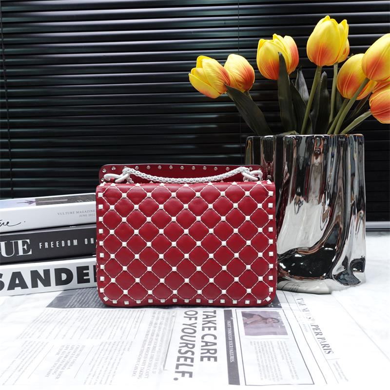Pre-owned Valentino Red Lambskin Shoulder Bag