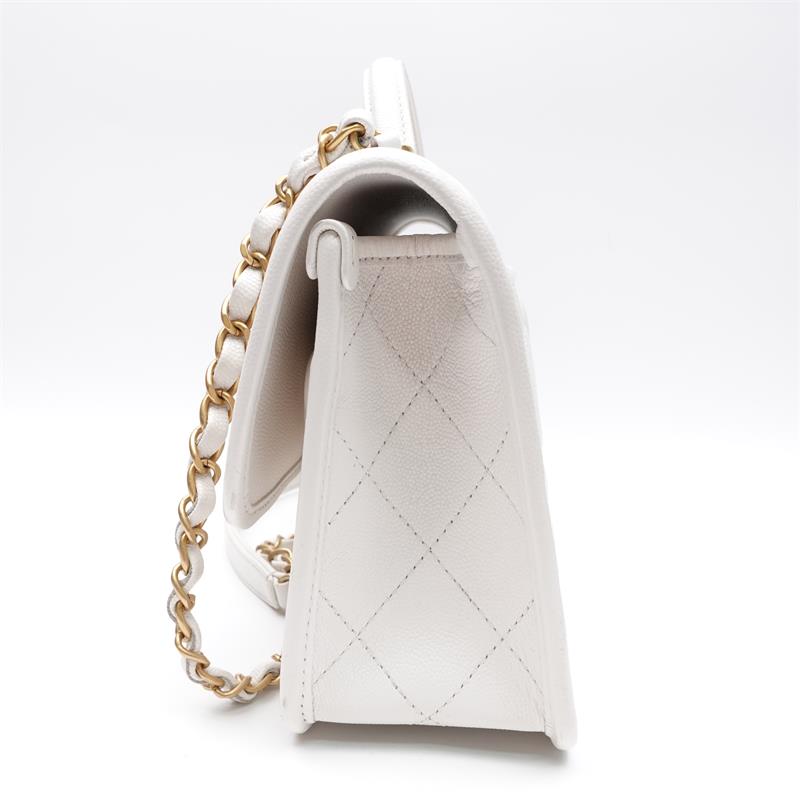 Pre-owned Chanel White Calfskin Shoulder Bag