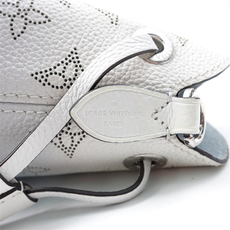 Pre-owned Louis Vuitton Bella Mahina Cloud Gradient Blue Calfskin Shoulder Bag