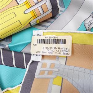 Pre-Owned Hermes Multicolored Square Silk Scarf