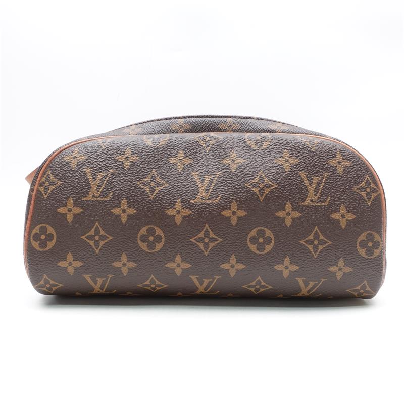 Louis Vuitton Monogram Canvas Dopp Kit Cosmetic Clutch