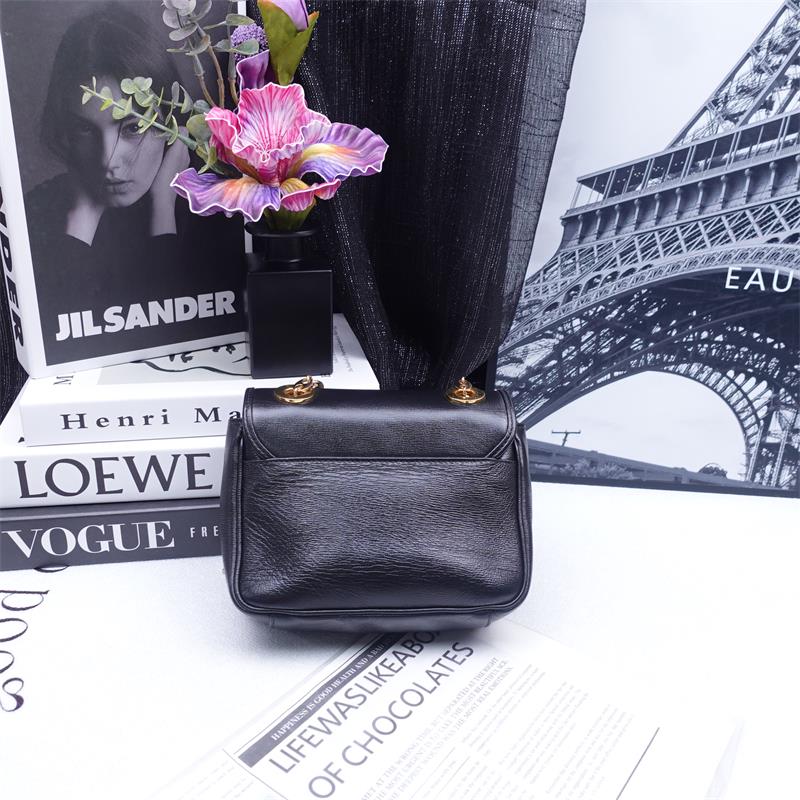[DEAL]Pre-owned Gucci Black Calfskin Shoulder Bag