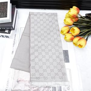 Pre-Owned Gucci Gray Square Wool Scarf