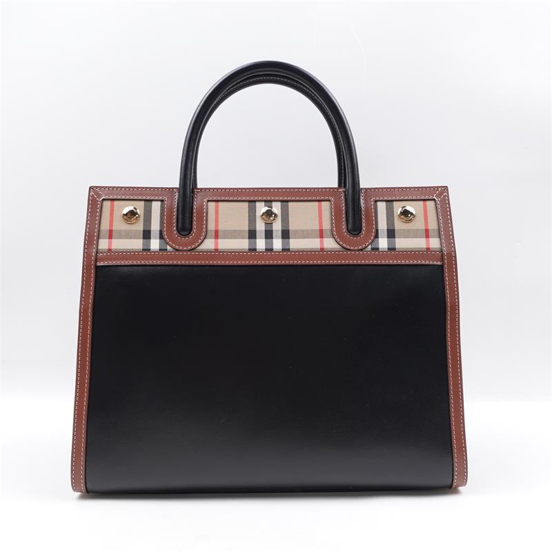 Pre-owned Burberry Black Title Calfskin Shoulder Bag-HZ