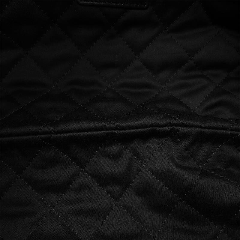 Pre-Owned Chanel 22 Bag Black Calfskin Shoulder Bag
