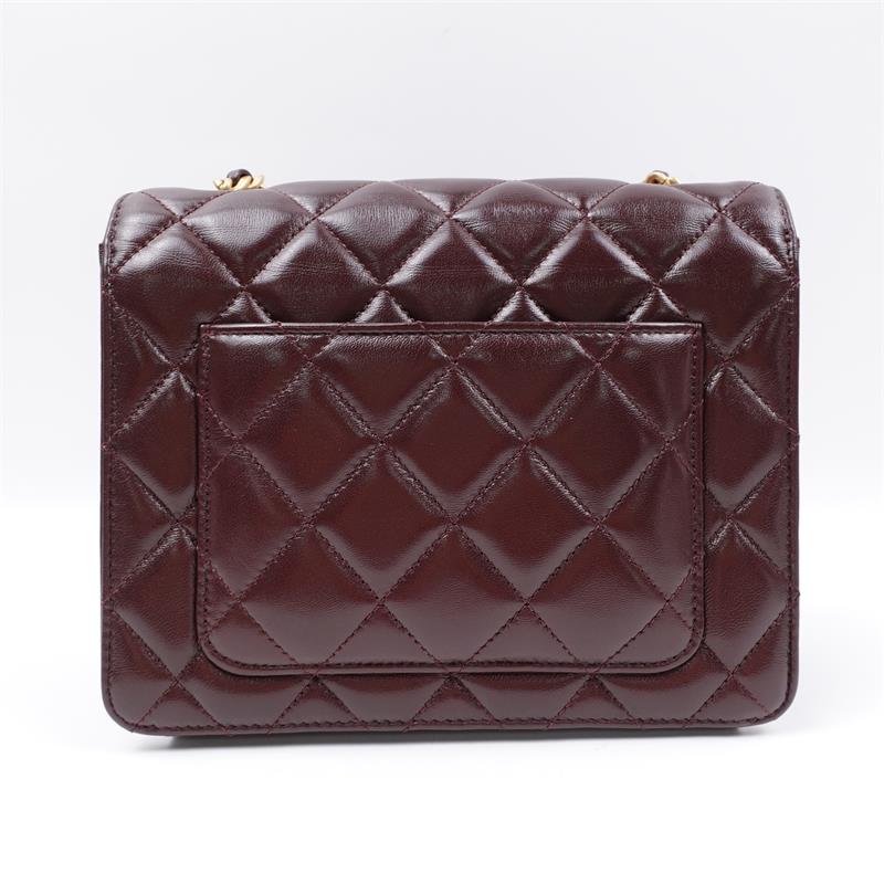 Pre-owned Chanel Red Calfskin Shoulder Bag
